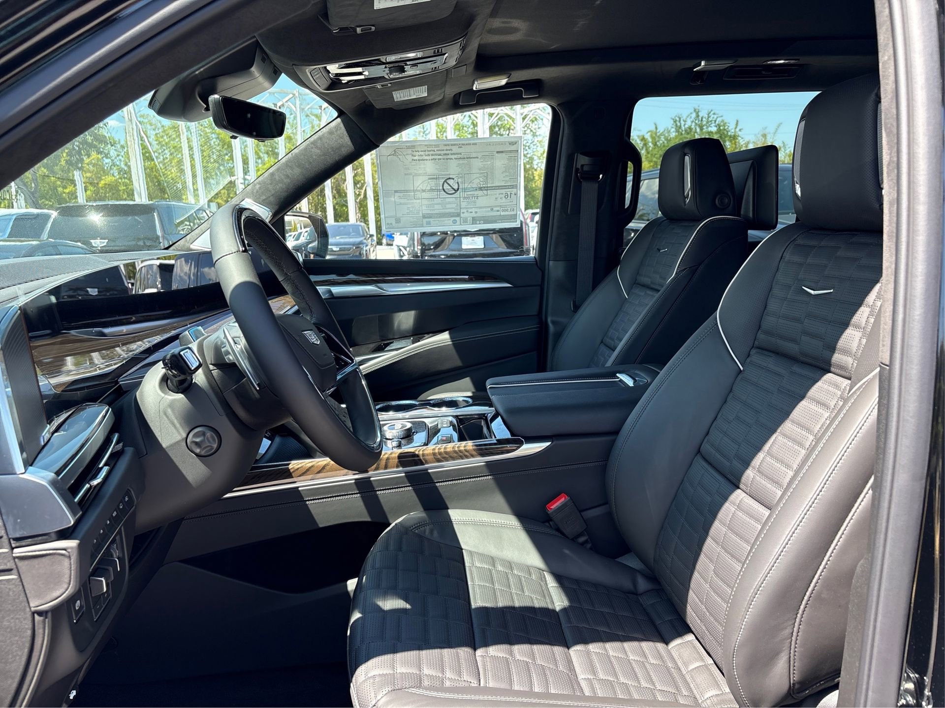 Used 2026 Cadillac Escalade Platinum Sport w/ LPO, ONYX Package image 8