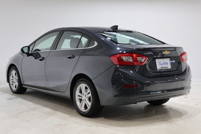 Used 2017 Chevrolet Cruze LT w/ Convenience Package FWD image 5