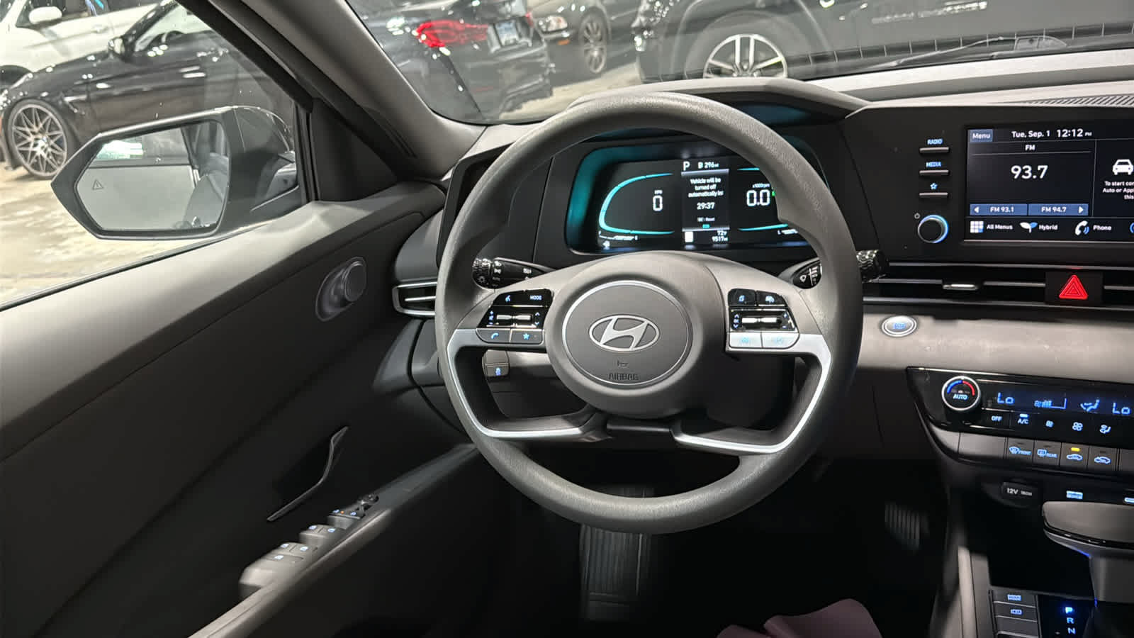 Used 2025 Hyundai Elantra Hybrid FWD image 22