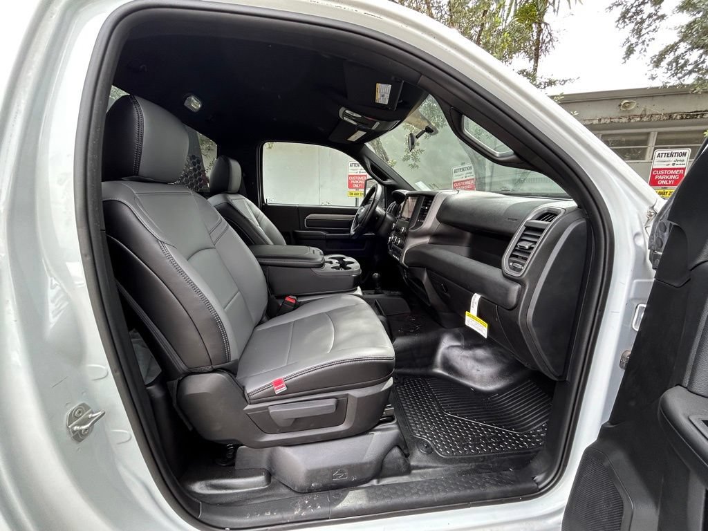 New 2024 RAM 3500 Tradesman AWD/4WD image 33