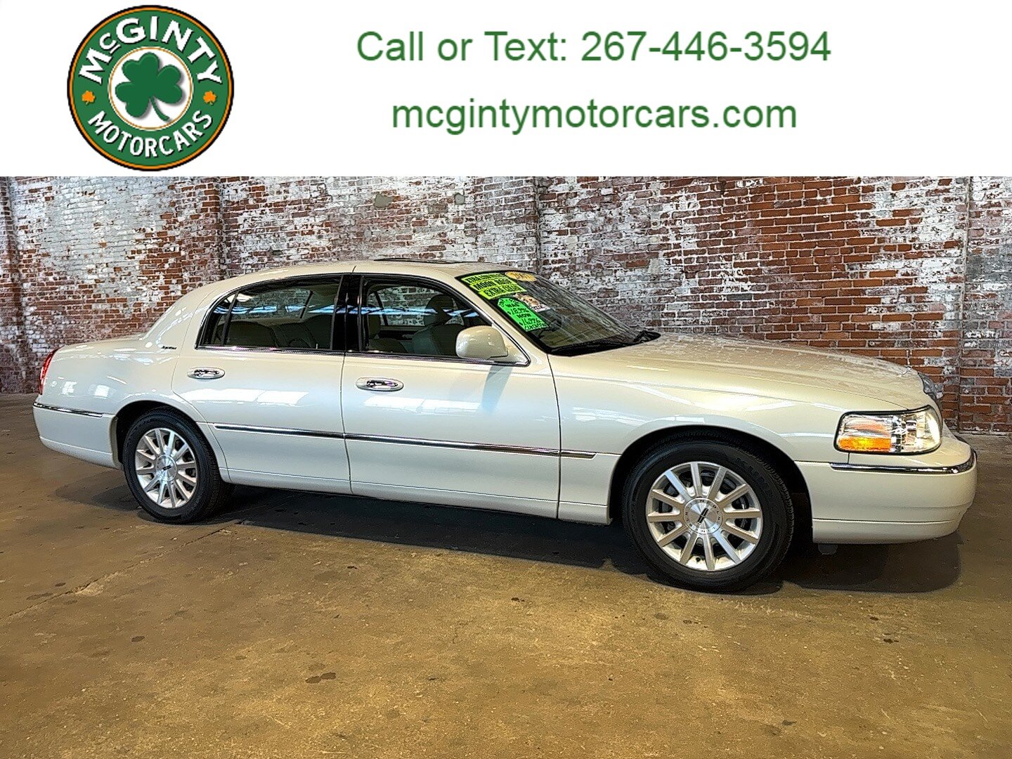 Used 2007 Lincoln Town Car Signature RWD image 1