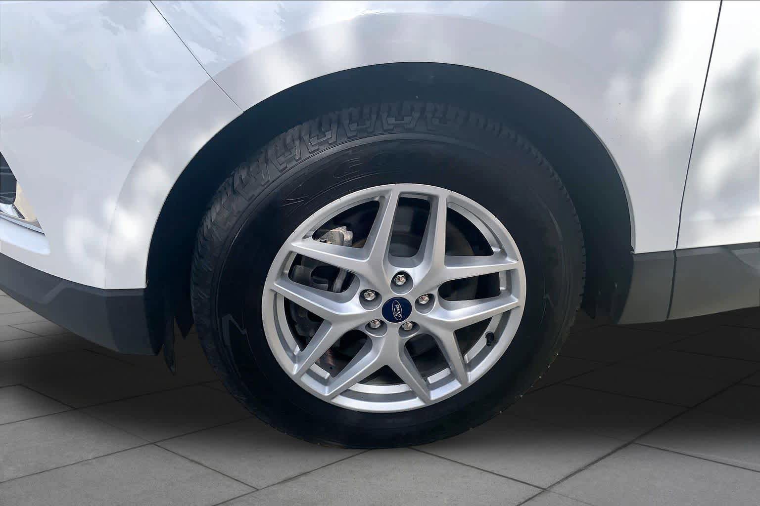 Used 2022 Ford Edge SEL AWD/4WD image 11