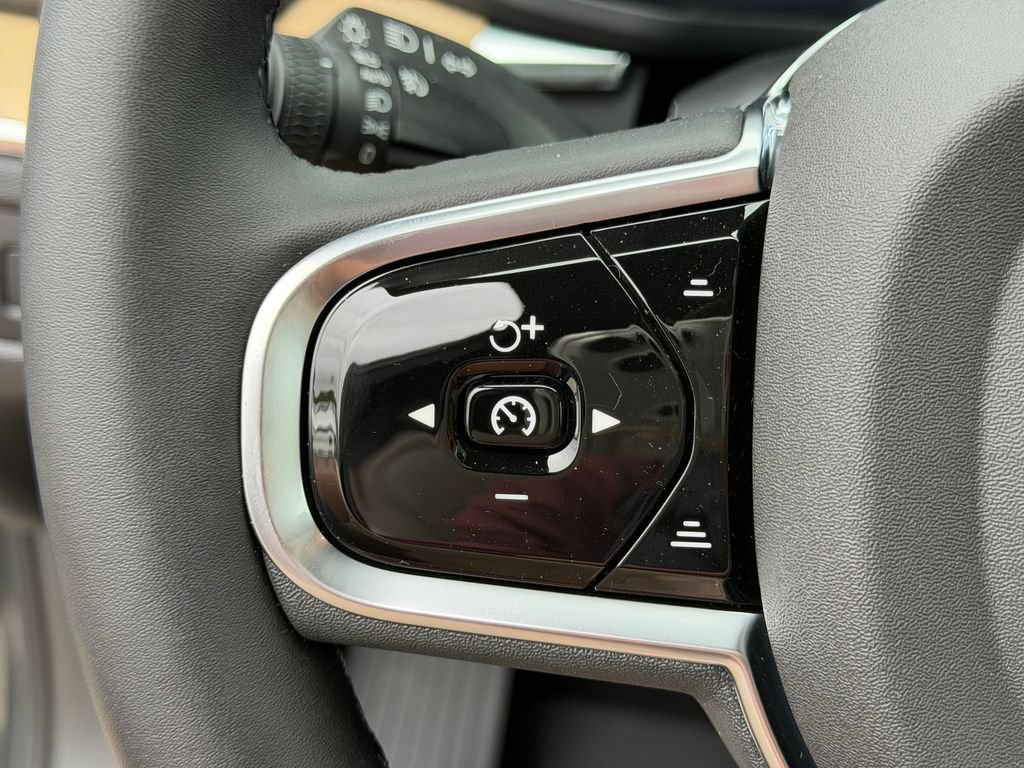 New 2026 Volvo XC60 T8 Plus w/ Protection Package Premier AWD/4WD image 19