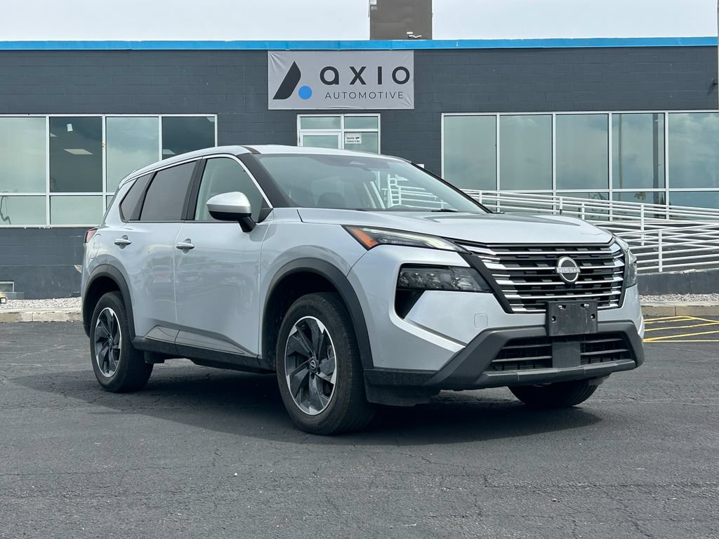 Used 2024 Nissan Rogue SV FWD image 1