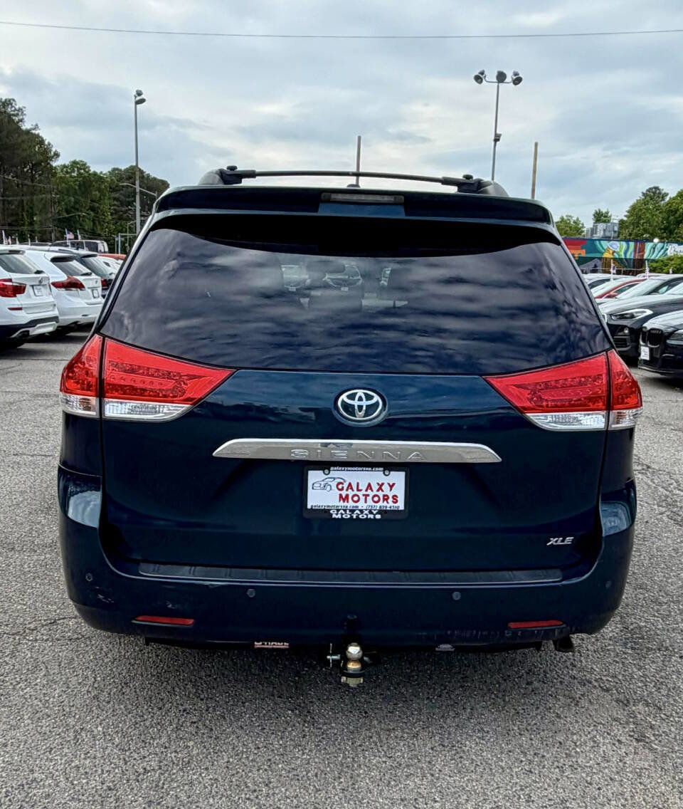 Used 2012 Toyota Sienna XLE FWD image 8