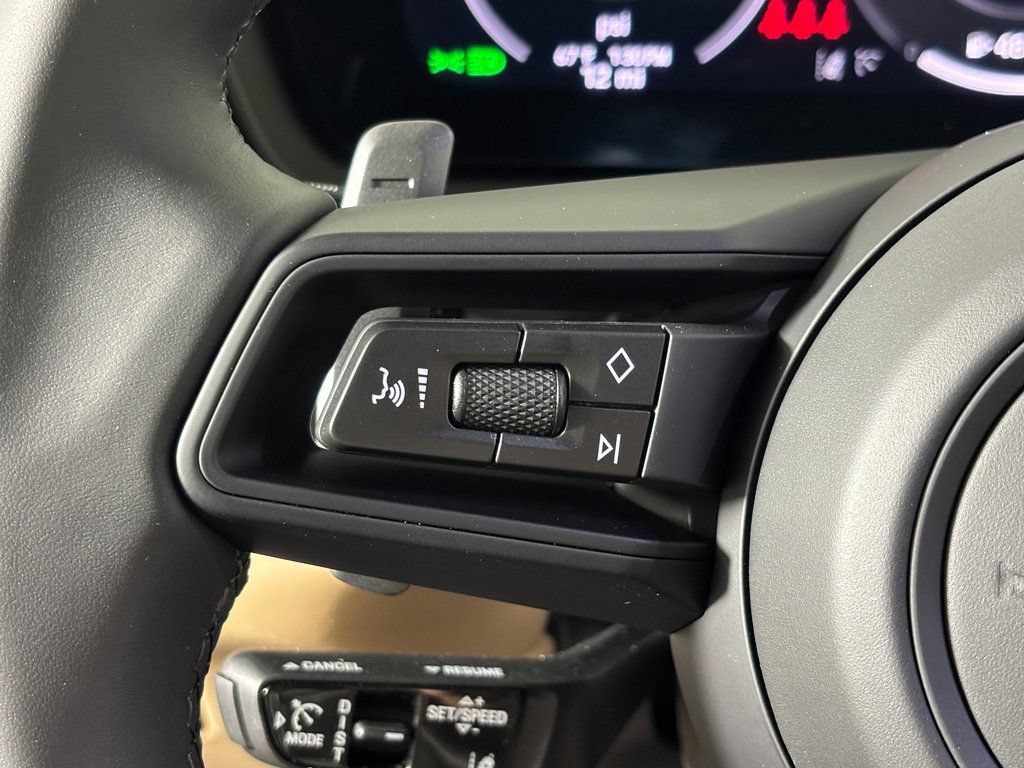 Certified 2026 Porsche Cayenne AWD/4WD image 25