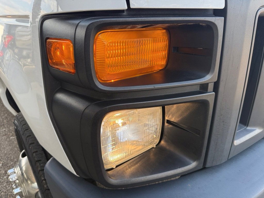 Used 2016 Ford E-350 and Econoline 350 Super Duty image 24