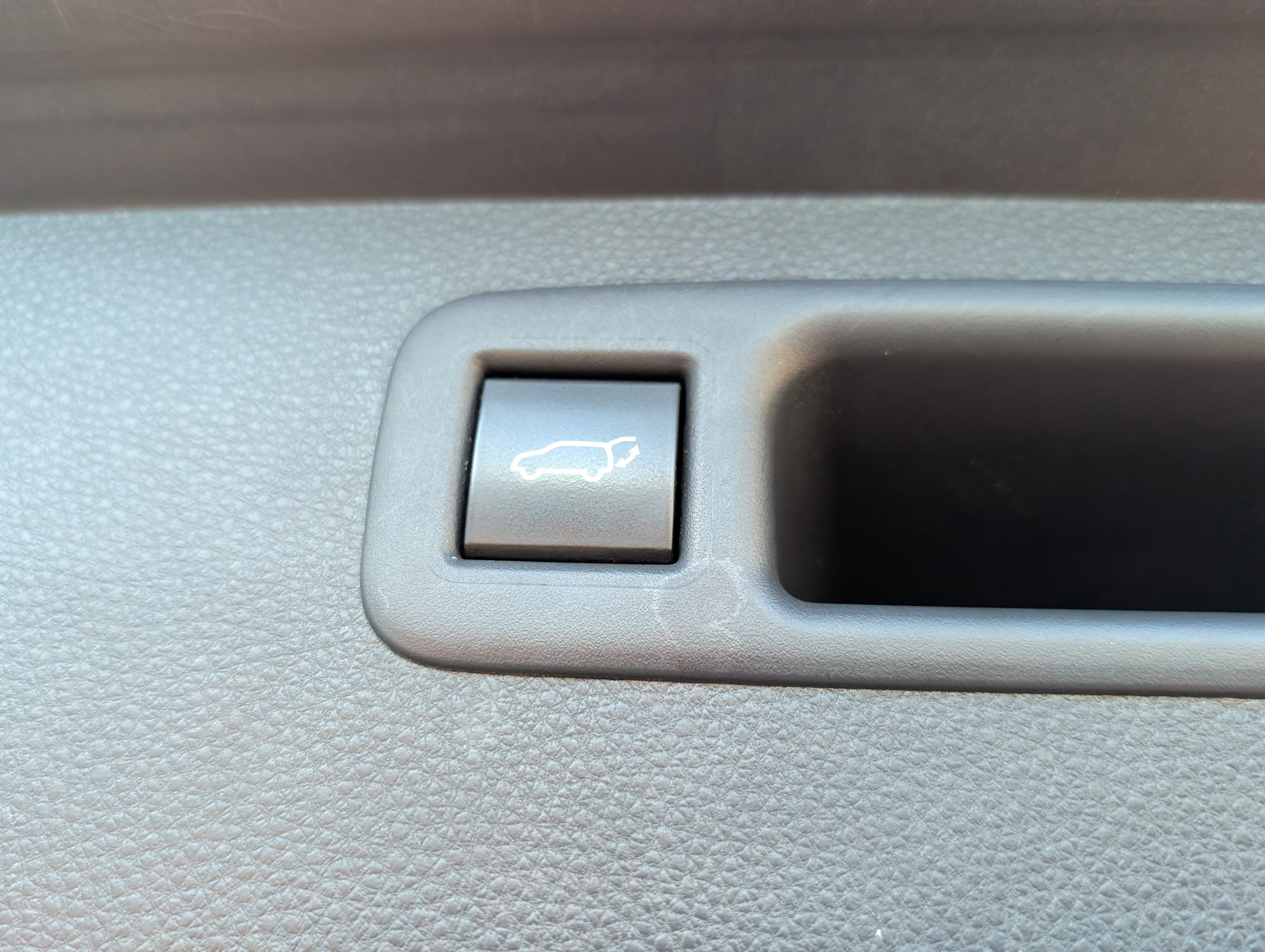 Used 2020 Toyota Highlander XLE w/ Protection Package #3 image 14