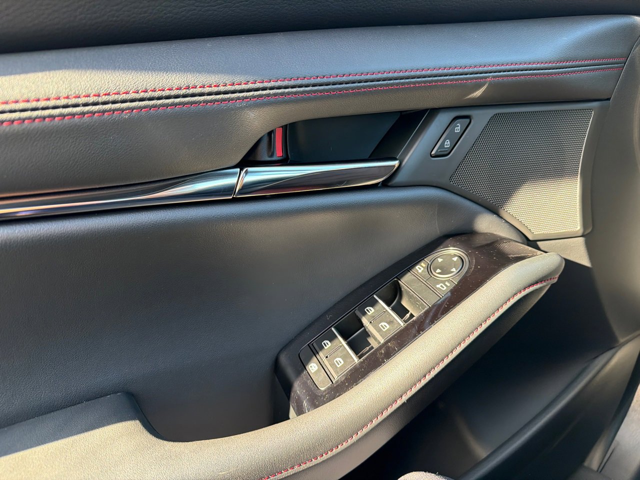 New 2026 MAZDA MAZDA3 Carbon image 33