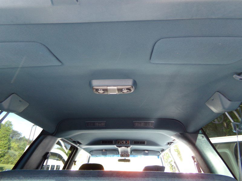 Used 1994 Chevrolet Suburban K1500 4WD image 15