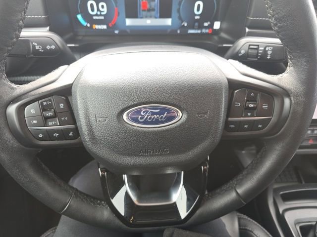Used 2025 Ford Ranger Lariat w/ Chrome Accent Package image 12