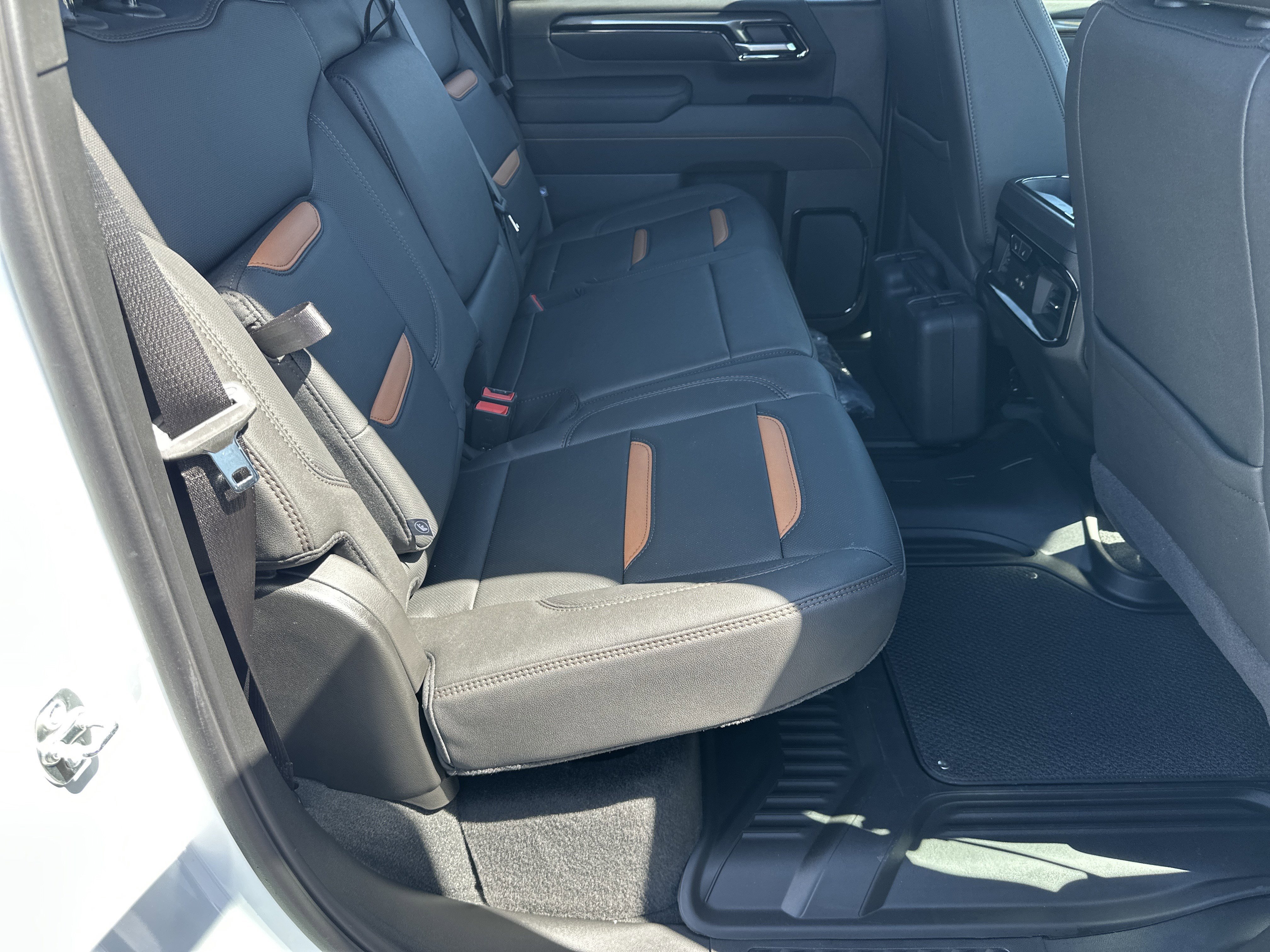 Certified 2025 GMC Sierra 2500 AT4 image 16