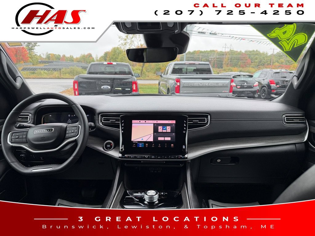 Used 2024 Jeep Wagoneer Series II AWD/4WD image 17