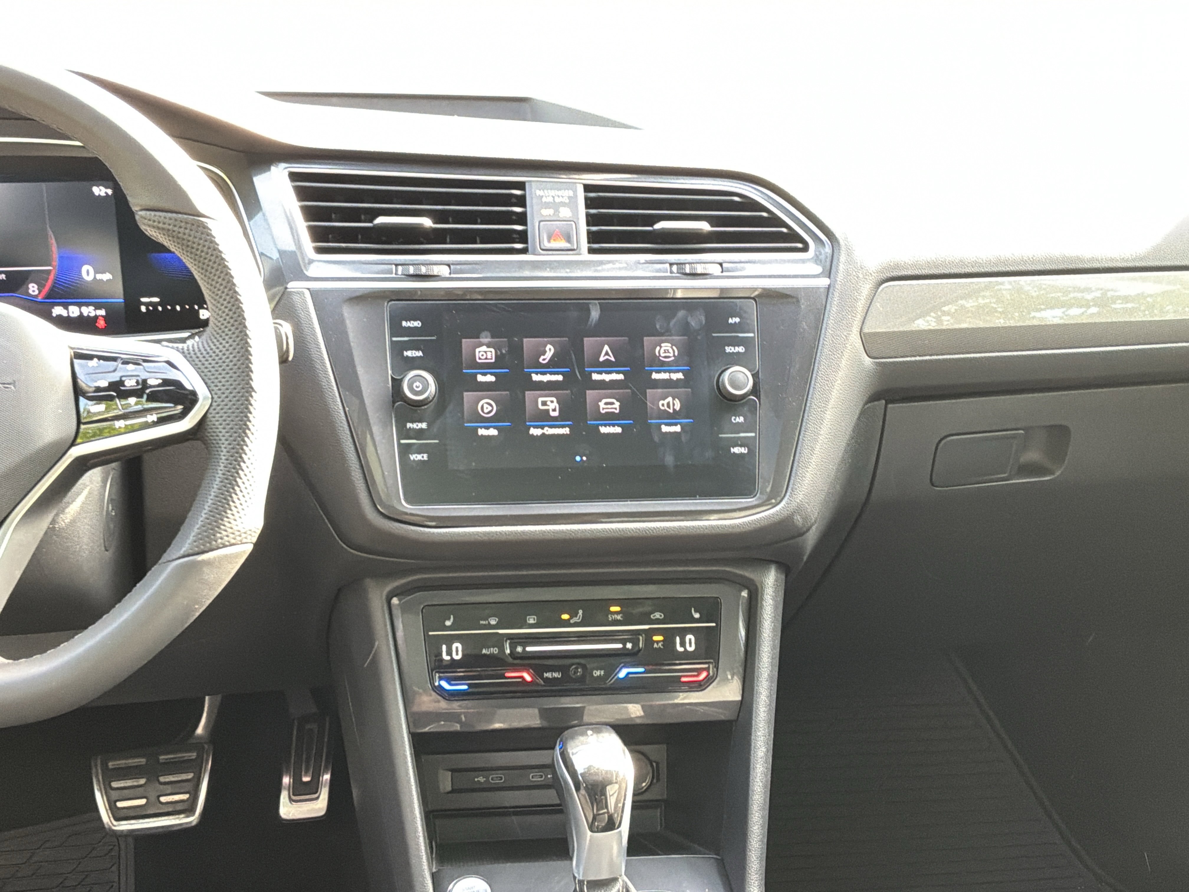 Used 2022 Volkswagen Tiguan SE R-Line FWD image 30
