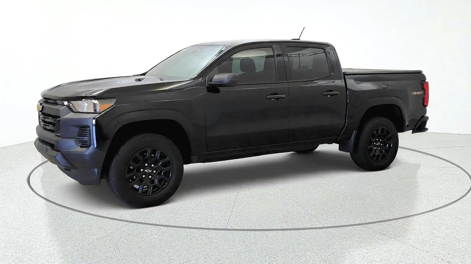 Used 2025 Chevrolet Colorado W/T w/ WT Custom Package AWD/4WD image 4
