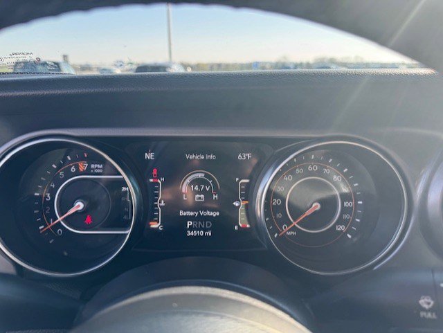 Used 2022 Jeep Gladiator Willys AWD/4WD image 17