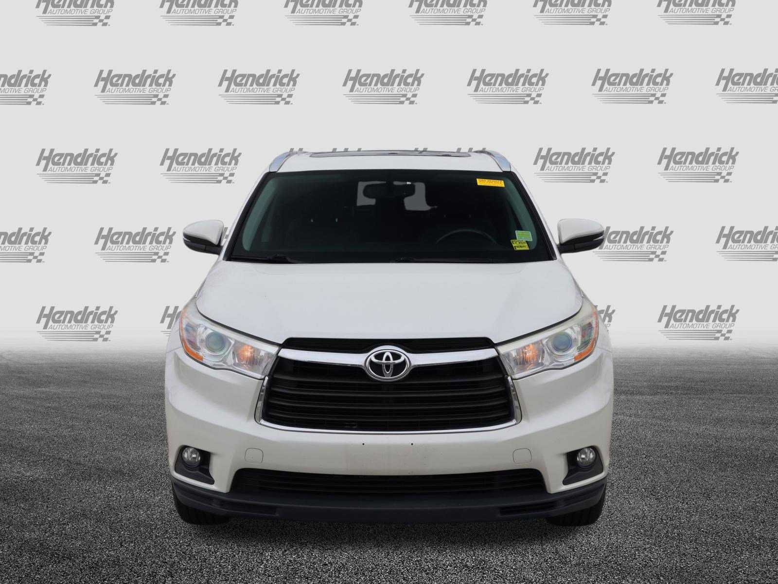 Used 2014 Toyota Highlander XLE image 3
