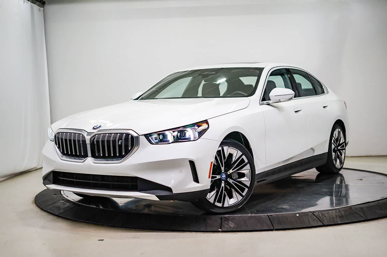 Used 2025 BMW i5 xDrive40 w/ Premium Package AWD/4WD video 1