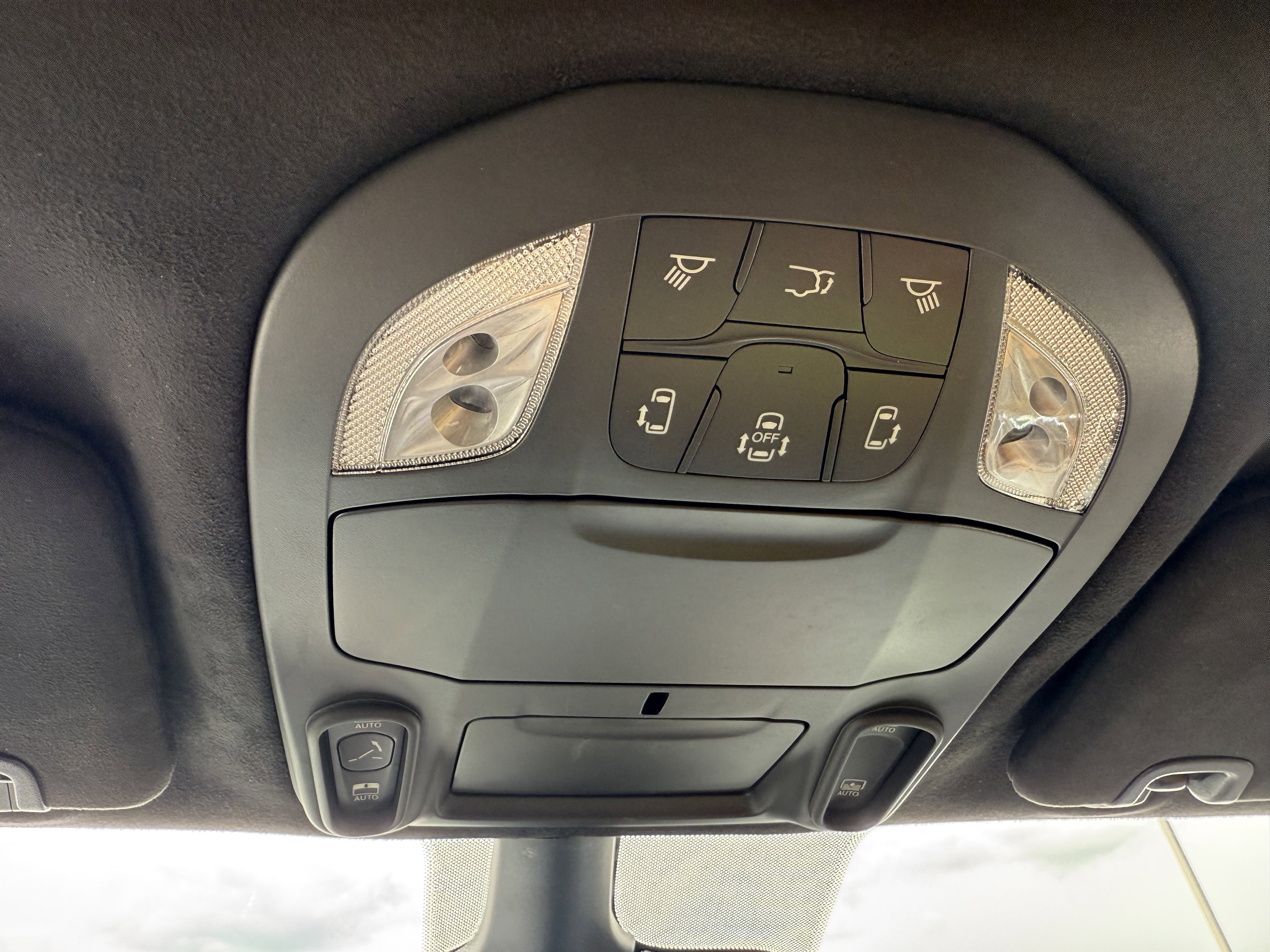 Used 2023 Chrysler Pacifica Pinnacle image 43