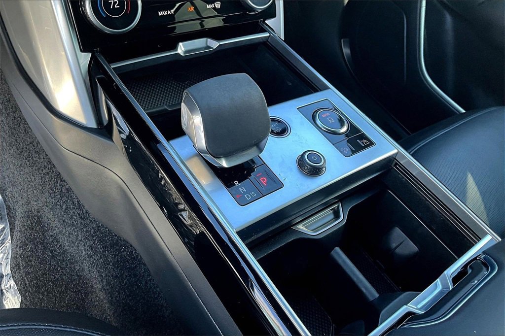 Used 2023 Land Rover Range Rover Long Wheelbase SE image 18