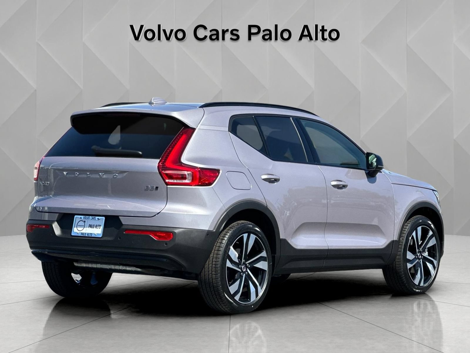 New 2026 Volvo XC40 B5 Ultra w/ Climate Package AWD/4WD image 2