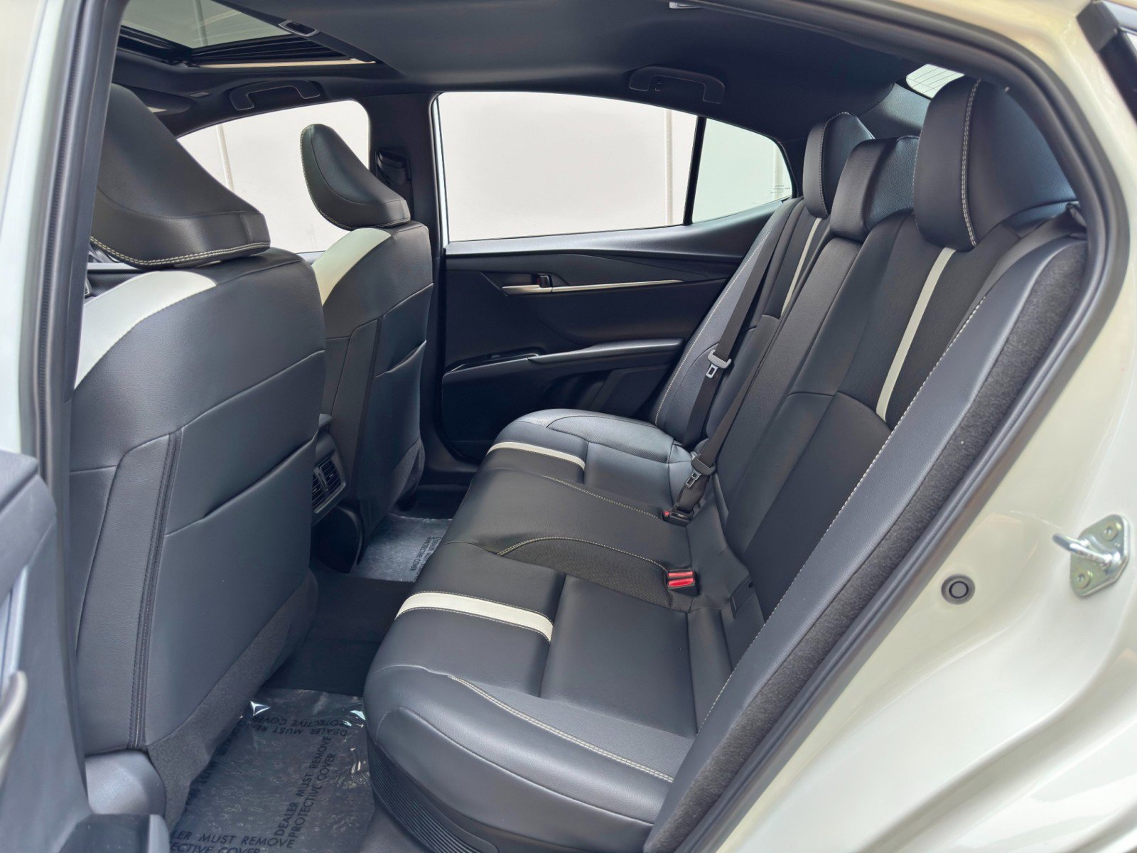 Used 2025 Toyota Camry SE image 40