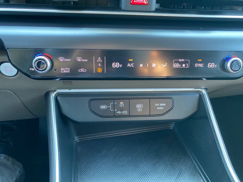 Used 2025 Kia Carnival FWD image 22