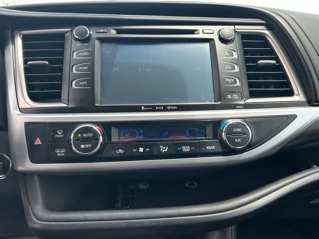 Used 2018 Toyota Highlander SE AWD/4WD image 16