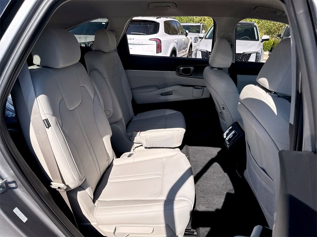New 2025 Kia Sorento EX image 31