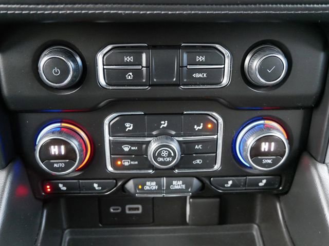 Used 2022 Chevrolet Suburban LT image 17