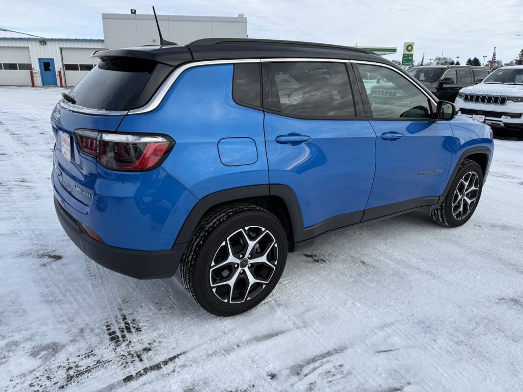Used 2025 Jeep Compass Limited AWD/4WD image 8