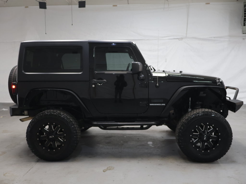 Used 2017 Jeep Wrangler Sport w/ Quick Order Package 24S AWD/4WD image 8