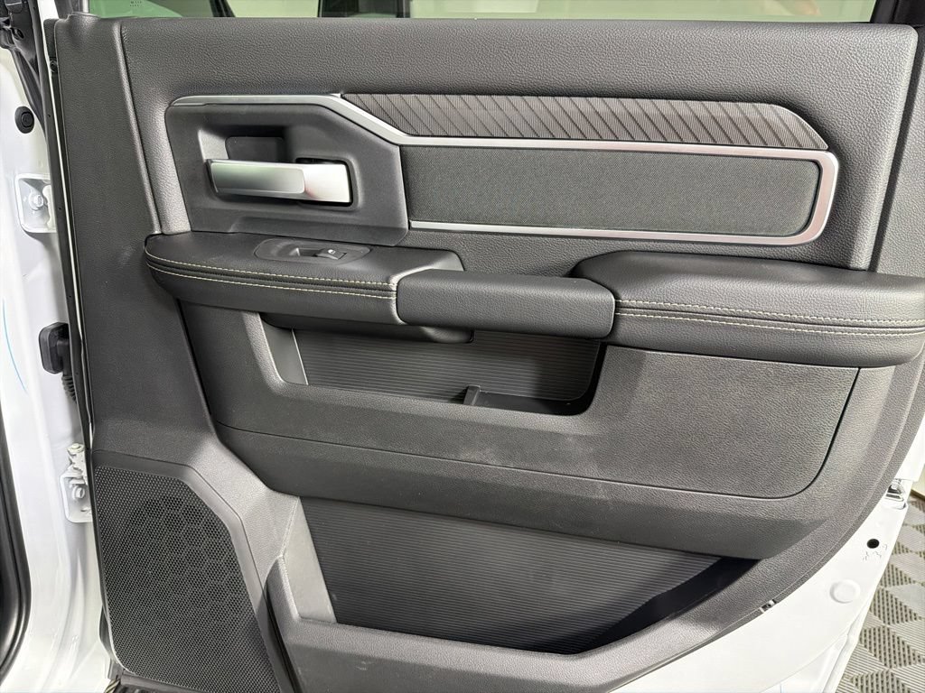 New 2026 RAM 2500 Big Horn AWD/4WD image 32