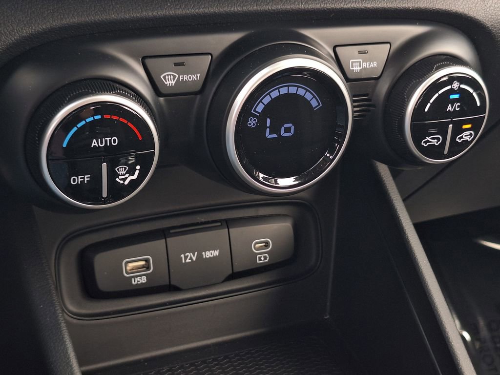 Certified 2023 Hyundai Venue SEL FWD image 22