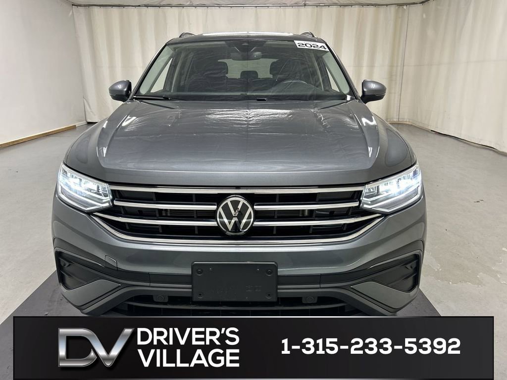 Used 2024 Volkswagen Tiguan S AWD/4WD image 3