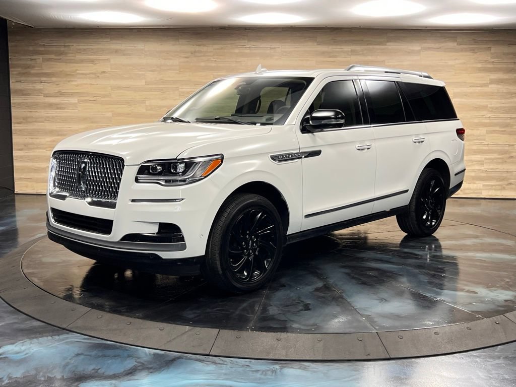 Used 2024 Lincoln Navigator Reserve AWD/4WD image 8