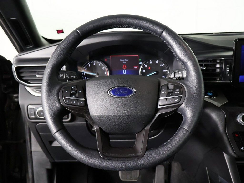 Used 2020 Ford Explorer XLT w/ Equipment Group 202A AWD/4WD image 40