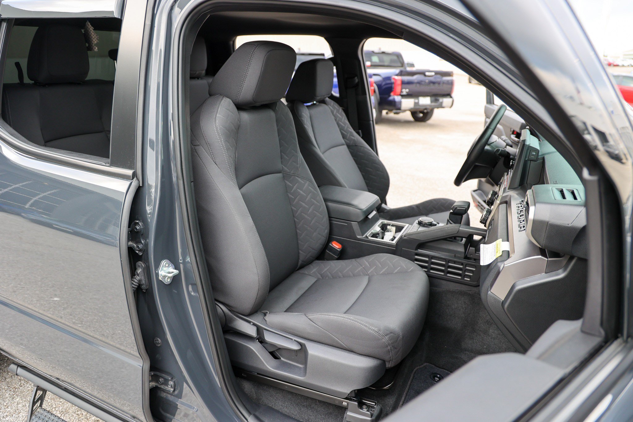 Certified 2025 Toyota Tacoma SR5 AWD/4WD image 42