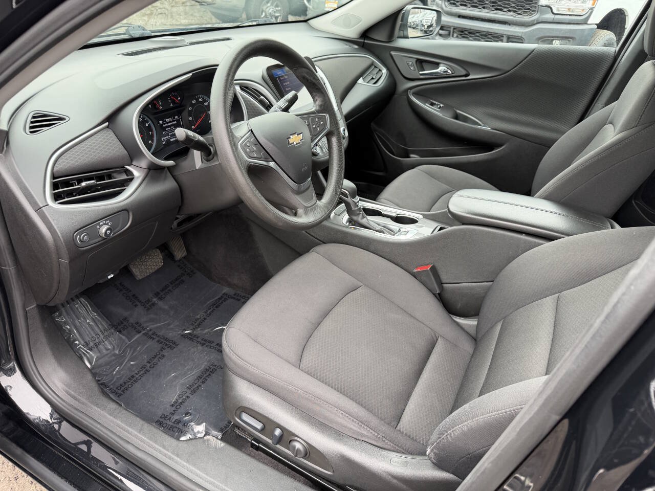 Used 2022 Chevrolet Malibu LT FWD image 9
