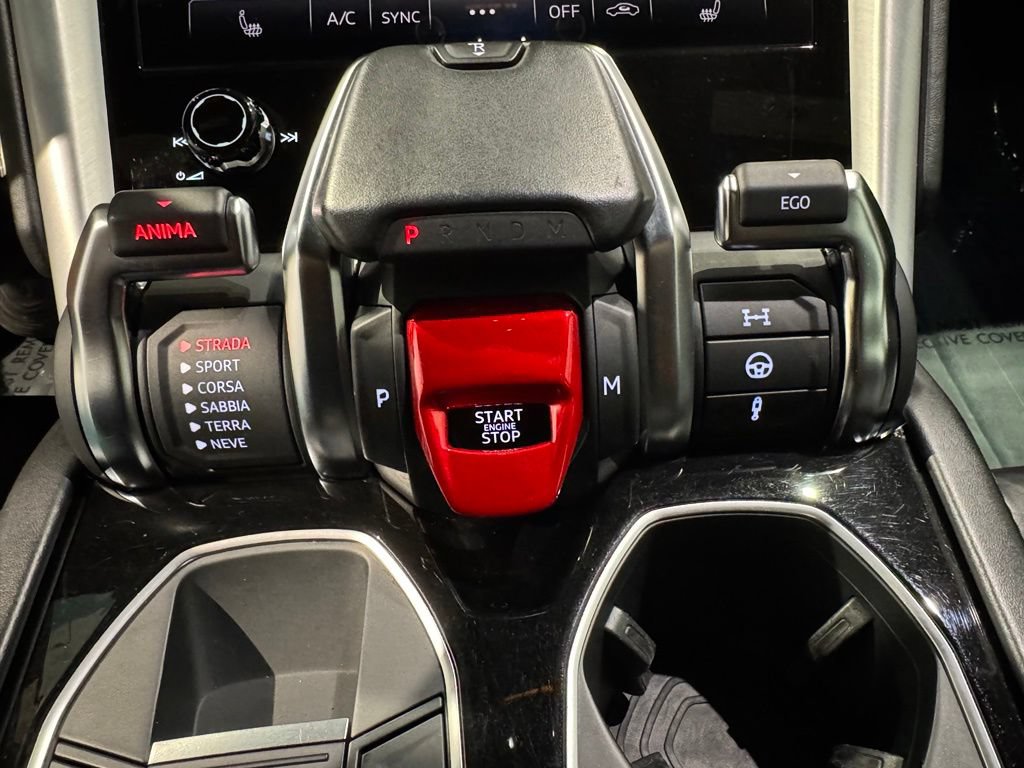 Used 2020 Lamborghini Urus AWD/4WD image 25