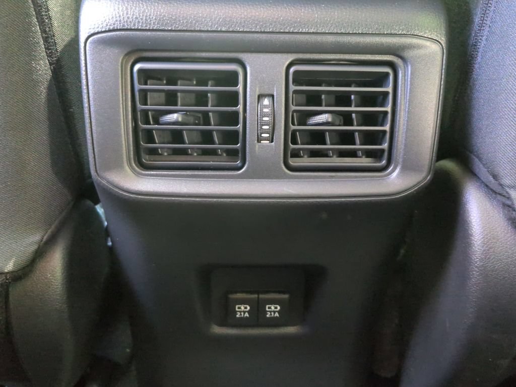 Used 2020 Toyota RAV4 XLE w/ Convenience Package AWD/4WD image 25