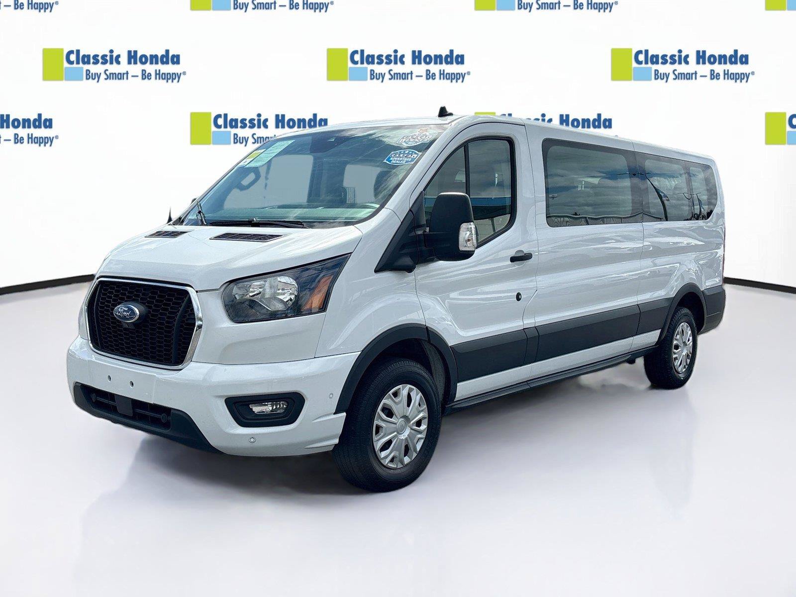 Used 2023 Ford Transit 350 XLT RWD image 3