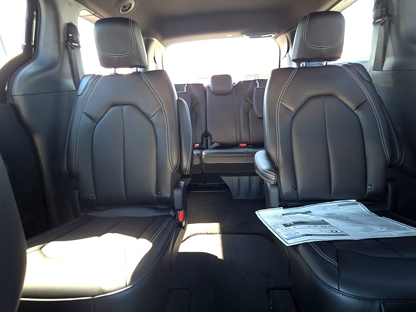 New 2026 Chrysler Pacifica Select w/ S Appearance Package FWD image 19