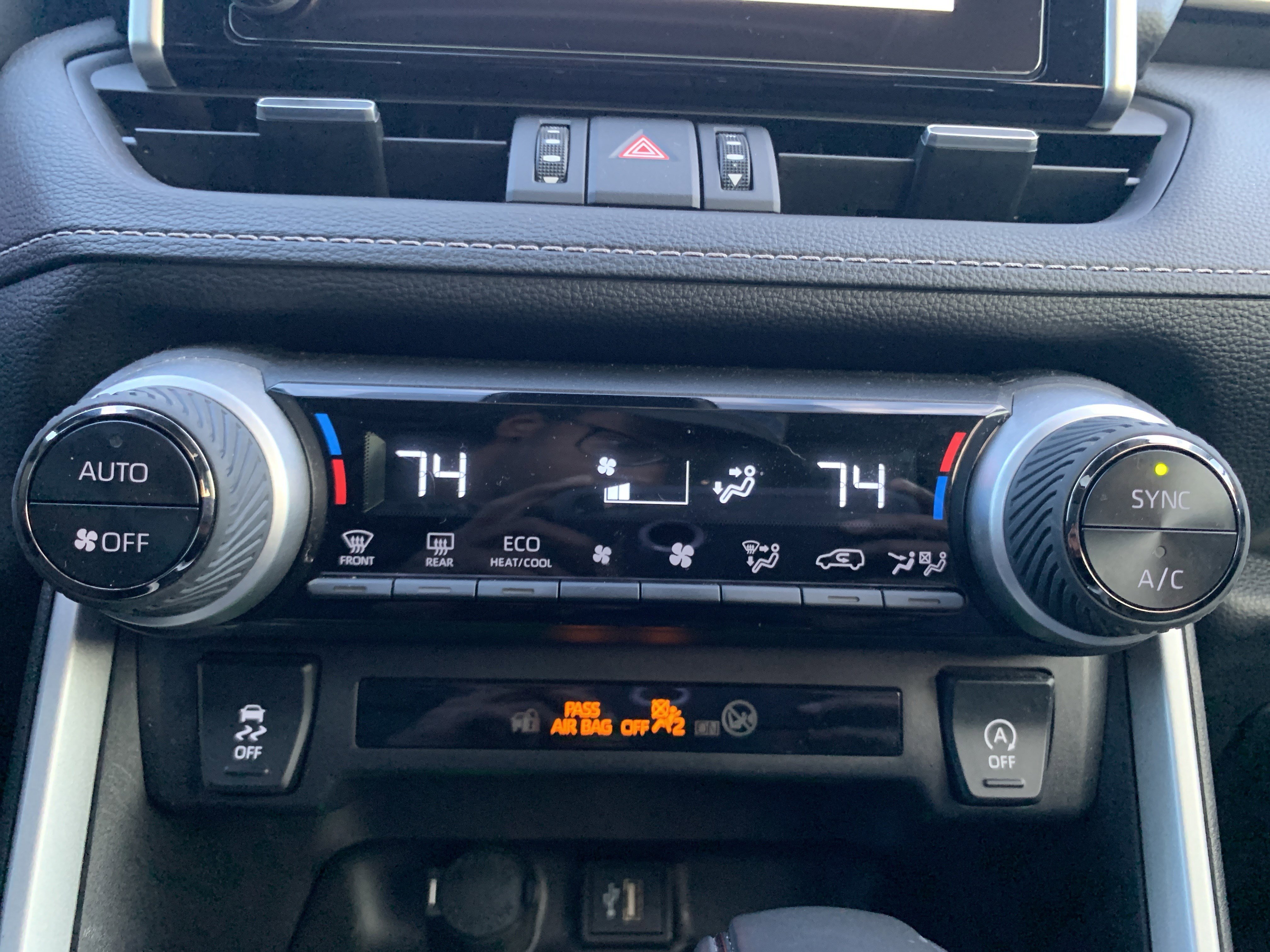 Used 2024 Toyota RAV4 XLE Premium image 29