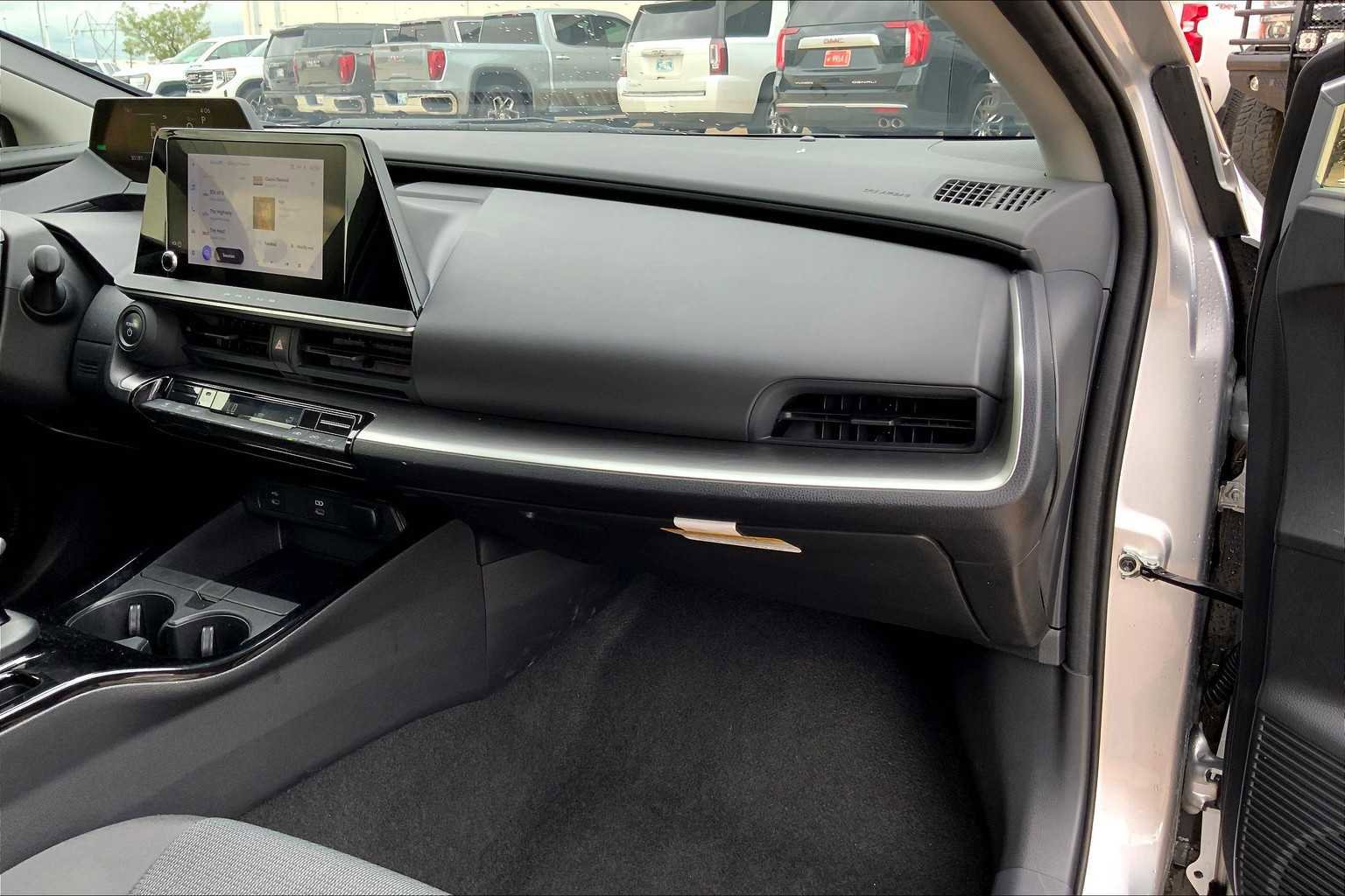 Used 2024 Toyota Prius XLE image 35