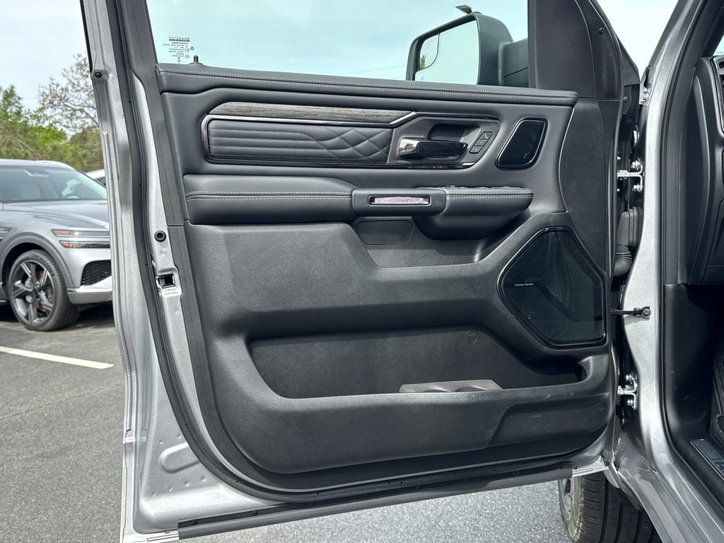 Used 2025 RAM 1500 Limited image 10