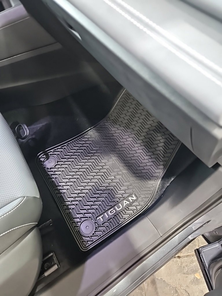 New 2026 Volkswagen Tiguan SE image 14