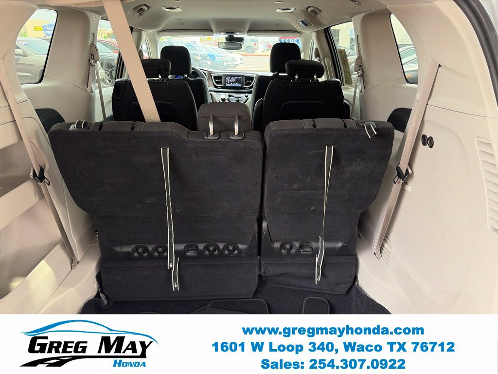 Used 2023 Chrysler Voyager LX FWD image 15