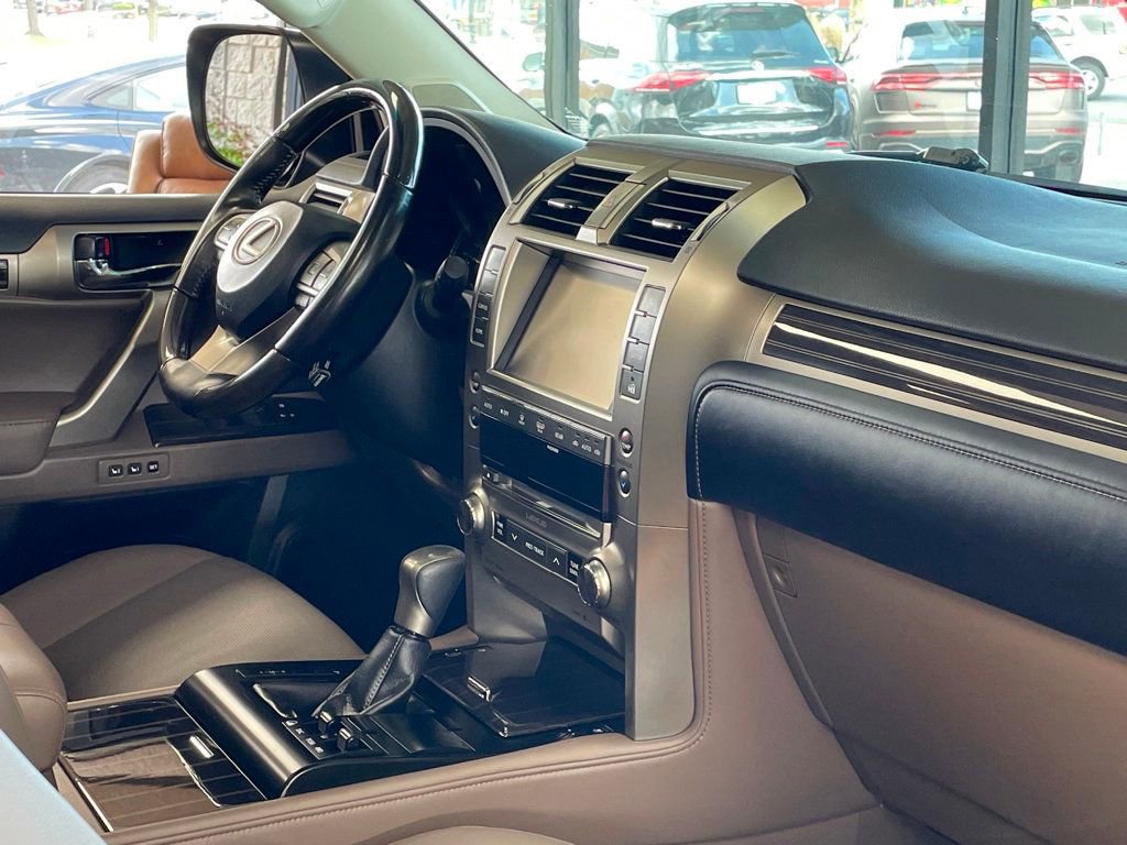 Used 2020 Lexus GX 460 Premium w/ Premium Package AWD/4WD image 35