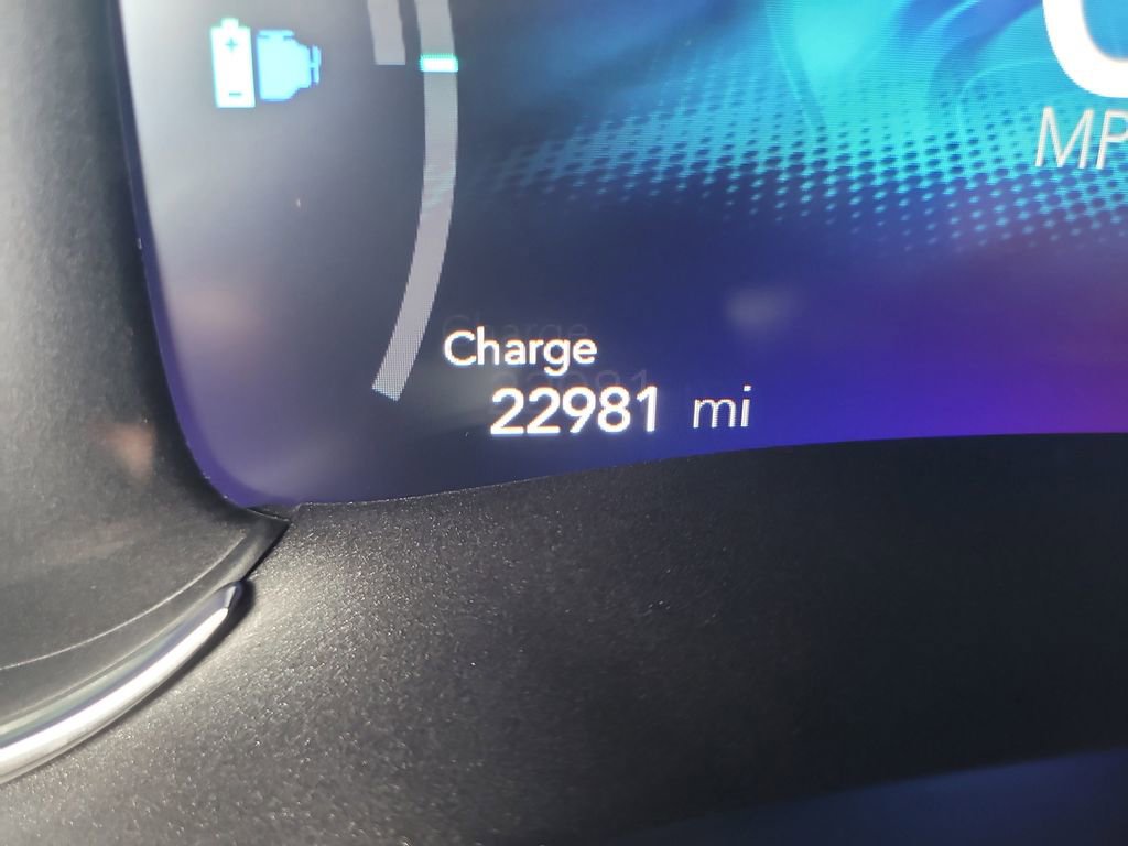 Used 2025 Chrysler Pacifica Premium image 30